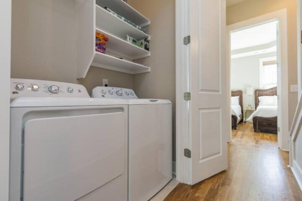 Glitz & Guitars I Stylish 3Br With Rooftop Hot Tub In East Nashville Eksteriør bilde